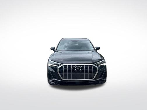 Mythos Black Metallic 2025 Audi Q3 45 S line Premium