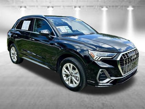 Mythos Black Metallic 2025 Audi Q3 45 S line Premium