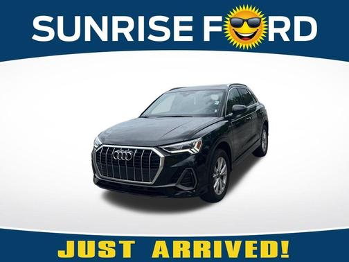 Mythos Black Metallic 2025 Audi Q3 45 S line Premium