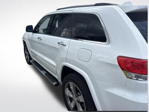 Bright White Clearcoat 2015 Jeep Grand Cherokee Overland