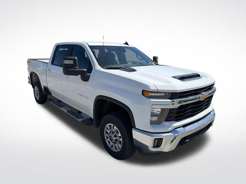 Summit White 2025 Chevrolet Silverado 2500 LT