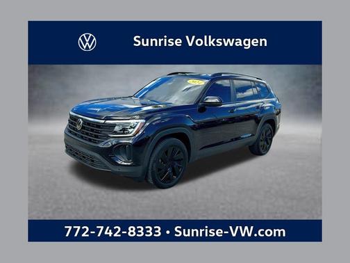 Deep Black Pearl Effect 2024 Volkswagen Atlas 2.0T SE w/Technology
