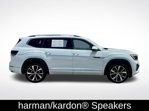 Opal White Pearl Effect 2024 Volkswagen Atlas 2.0T SEL Premium R-Line
