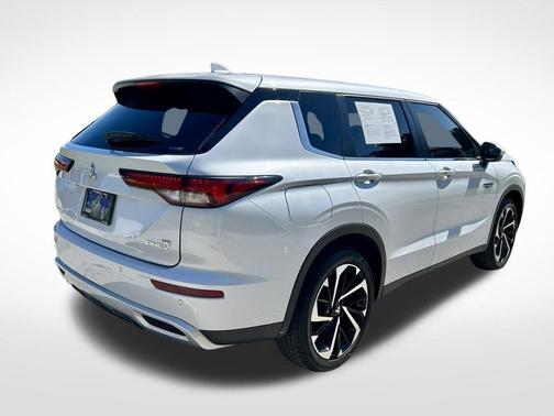2025 Mitsubishi Outlander PHEV SE