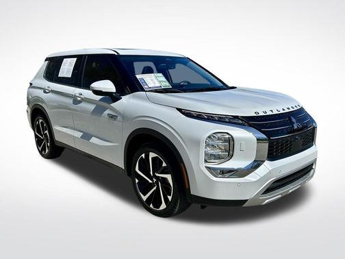 2025 Mitsubishi Outlander PHEV SE