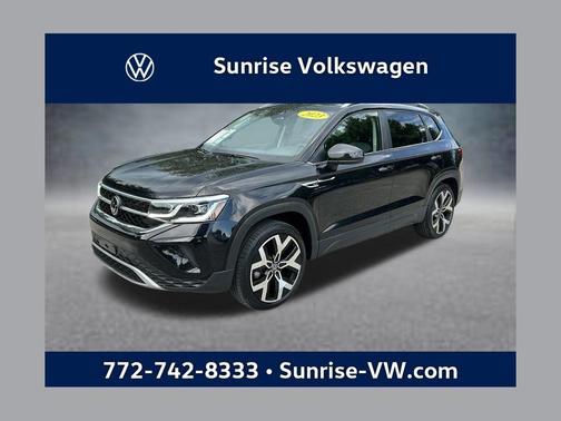 Deep Black Pearl Effect 2023 Volkswagen Taos 1.5T SEL