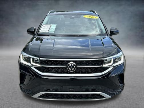Deep Black Pearl Effect 2023 Volkswagen Taos 1.5T SEL