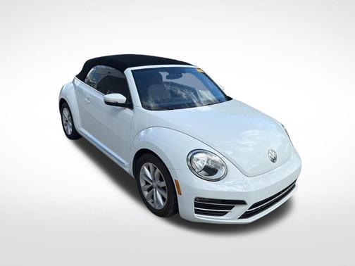 Pure White w/ Black Top 2017 Volkswagen Beetle 1.8T Classic