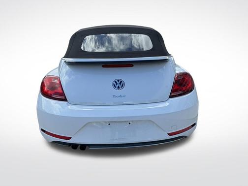 Pure White w/ Black Top 2017 Volkswagen Beetle 1.8T Classic