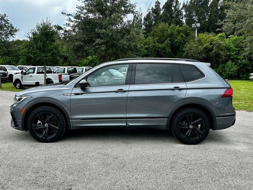 2024 Volkswagen Tiguan 2.0T SE R-Line Black