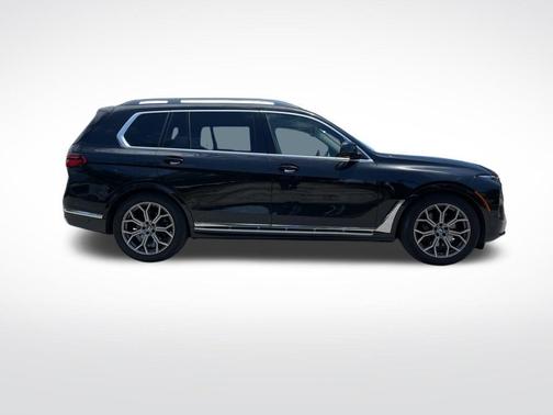 Black Sapphire Metallic 2024 BMW X7 xDrive40i