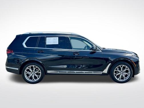 Black Sapphire Metallic 2024 BMW X7 xDrive40i