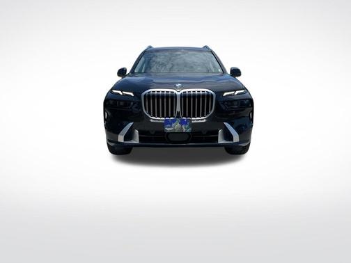 Black Sapphire Metallic 2024 BMW X7 xDrive40i