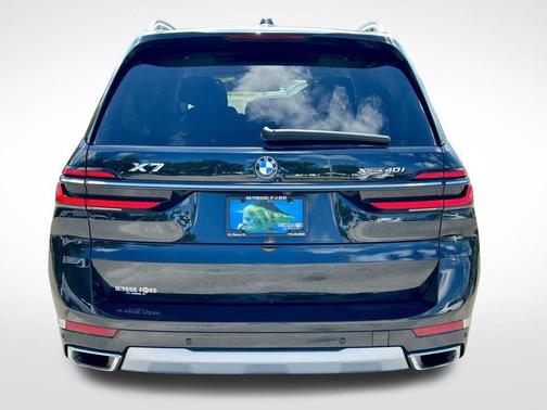 Black Sapphire Metallic 2024 BMW X7 xDrive40i