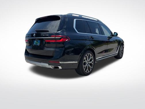 Black Sapphire Metallic 2024 BMW X7 xDrive40i