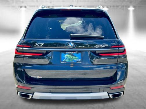 Black Sapphire Metallic 2024 BMW X7 xDrive40i