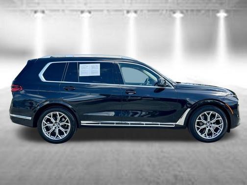 Black Sapphire Metallic 2024 BMW X7 xDrive40i