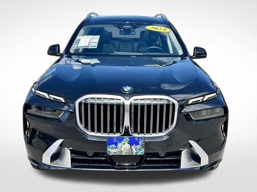 Black Sapphire Metallic 2024 BMW X7 xDrive40i