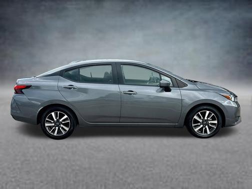 Gun Metallic 2024 Nissan Versa 1.6 SV
