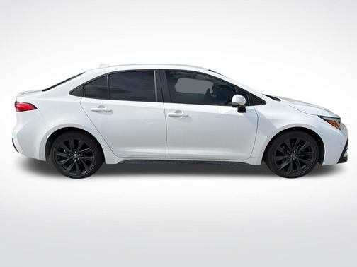 Ice 2023 Toyota Corolla SE