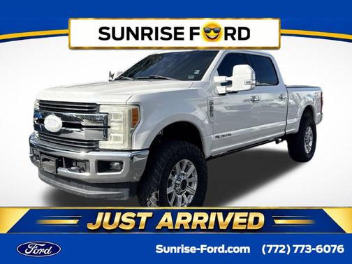 White Platinum Clearcoat Metallic 2017 Ford F-250 Lariat
