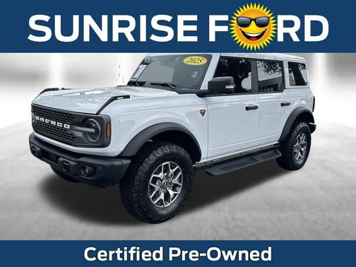 Oxford White 2025 Ford Bronco Badlands