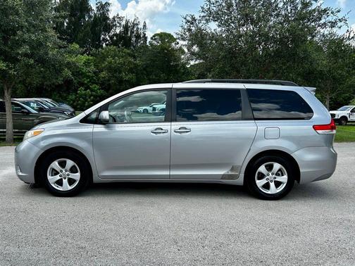 2012 Toyota Sienna LE