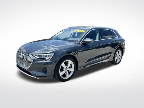 Manhattan Gray Metallic 2019 Audi e-tron Premium Plus