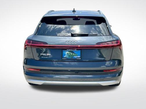 Manhattan Gray Metallic 2019 Audi e-tron Premium Plus