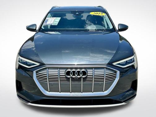 Manhattan Gray Metallic 2019 Audi e-tron Premium Plus