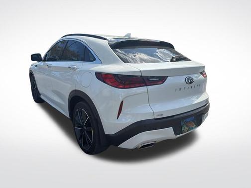 Majestic White 2022 INFINITI QX55 ESSENTIAL
