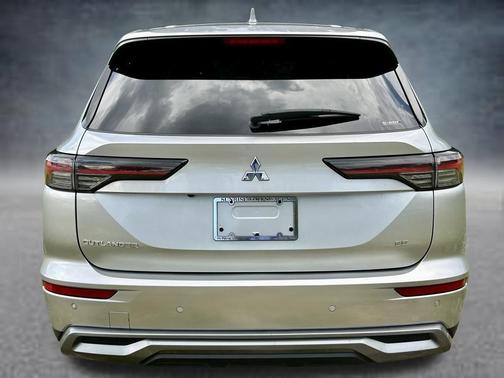 Silver 2025 Mitsubishi Outlander