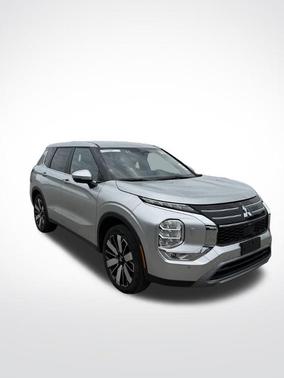 Silver 2025 Mitsubishi Outlander
