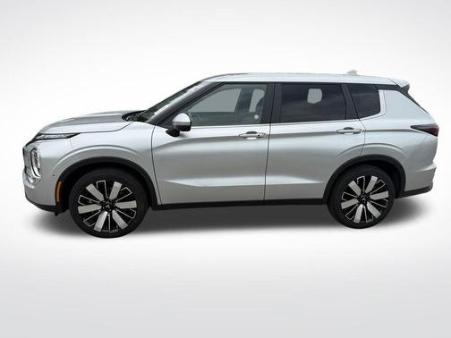 Silver 2025 Mitsubishi Outlander