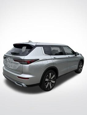 Silver 2025 Mitsubishi Outlander
