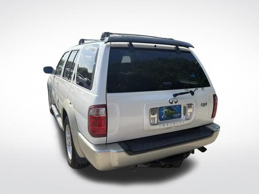 Dover White / Silver Sage 2001 INFINITI QX4