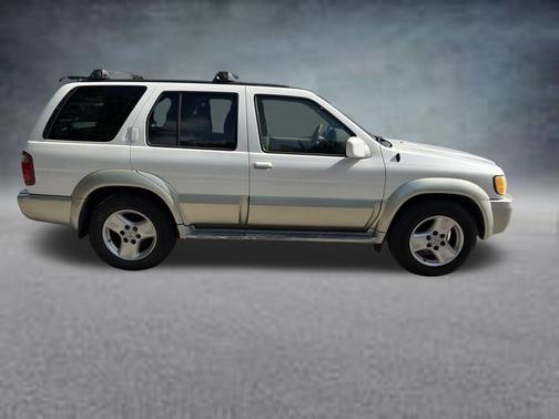 Dover White / Silver Sage 2001 INFINITI QX4