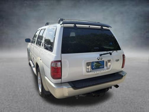 Dover White / Silver Sage 2001 INFINITI QX4