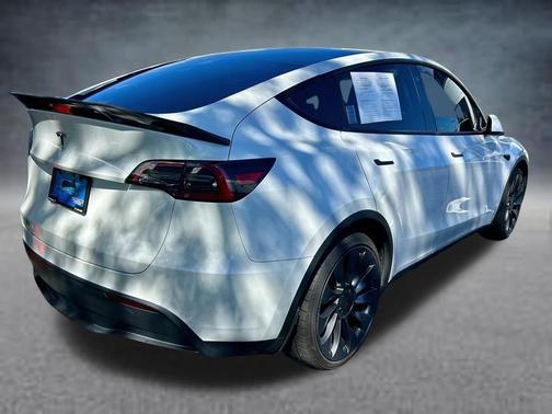 Pearl White Multi 2022 Tesla Model Y Long Range