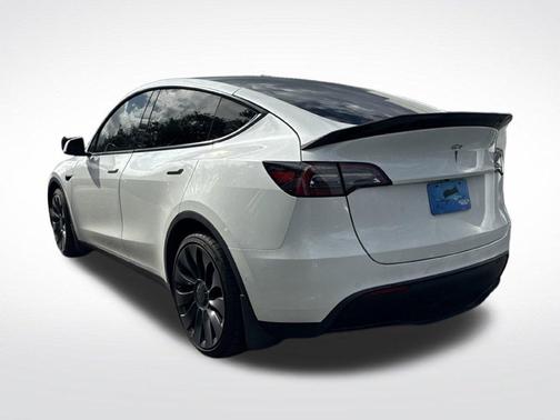 Pearl White Multi 2022 Tesla Model Y Long Range