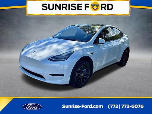 Pearl White Multi 2022 Tesla Model Y Long Range