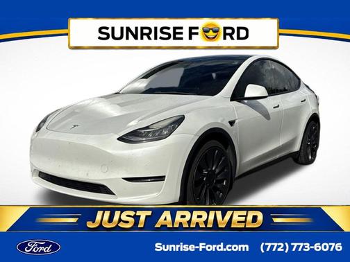 Pearl White Multi 2022 Tesla Model Y Long Range
