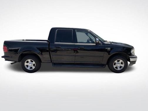 Black Clearcoat 2002 Ford F-150 XLT SuperCrew