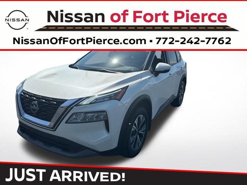 White 2022 Nissan Rogue SV