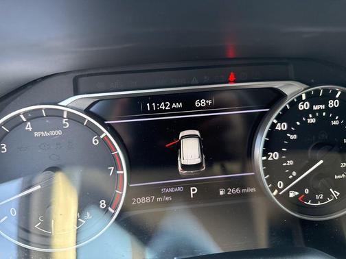 White 2022 Nissan Rogue SV