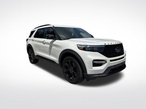 White Metallic 2024 Ford Explorer ST