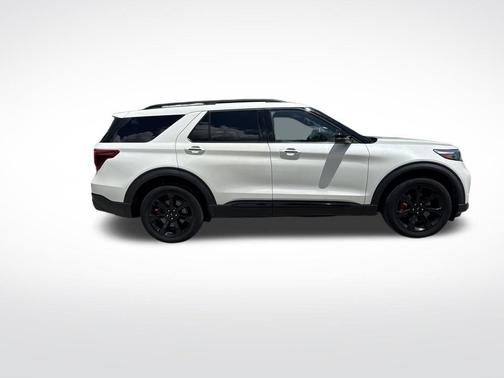 White Metallic 2024 Ford Explorer ST