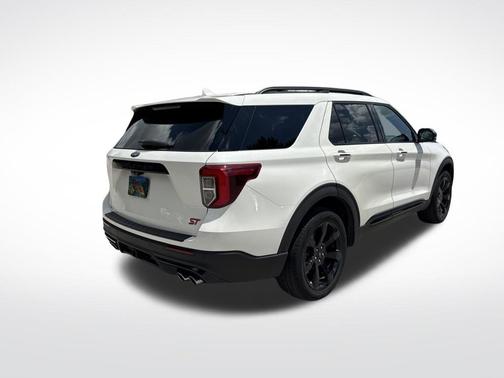 White Metallic 2024 Ford Explorer ST