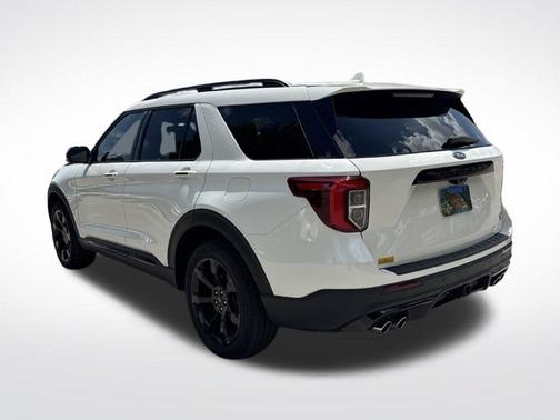 White Metallic 2024 Ford Explorer ST