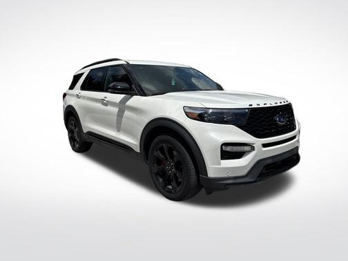 White Metallic 2024 Ford Explorer ST